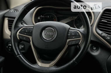 Внедорожник / Кроссовер Jeep Cherokee 2016 в 