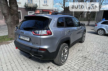 Позашляховик / Кросовер Jeep Cherokee 2019 в 