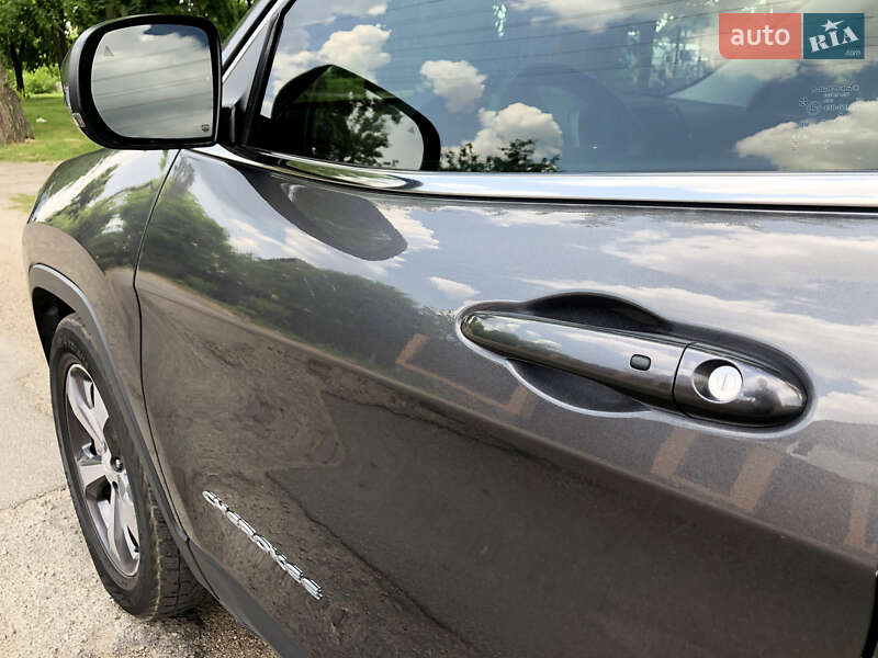 Позашляховик / Кросовер Jeep Cherokee 2018 в Києві