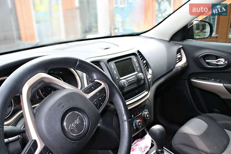 Внедорожник / Кроссовер Jeep Cherokee 2017 в Болграде