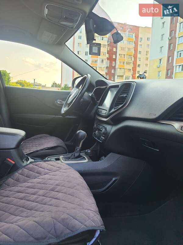 Позашляховик / Кросовер Jeep Cherokee 2015 в Харкові