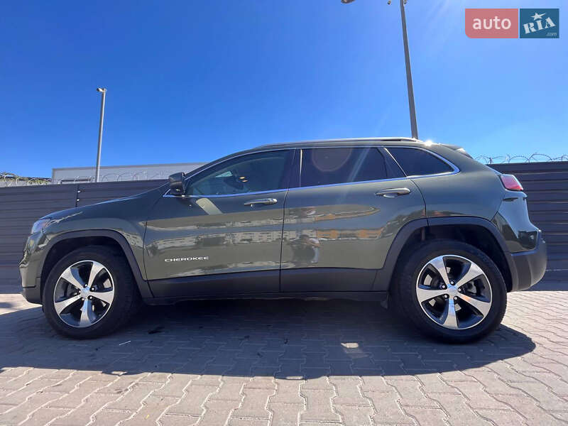 Внедорожник / Кроссовер Jeep Cherokee 2018 в Киеве