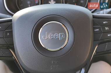Внедорожник / Кроссовер Jeep Cherokee 2019 в 