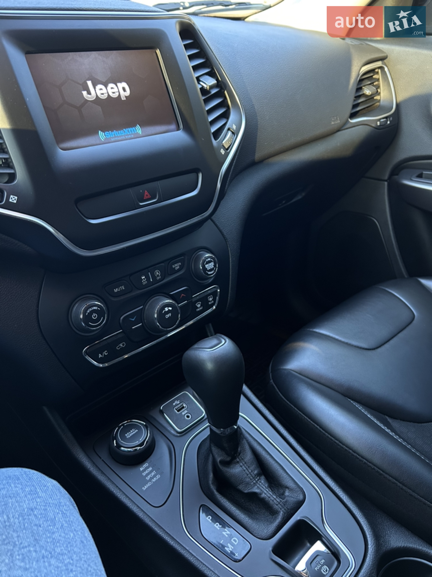 2018 Jeep Cherokee - мініатюра 16