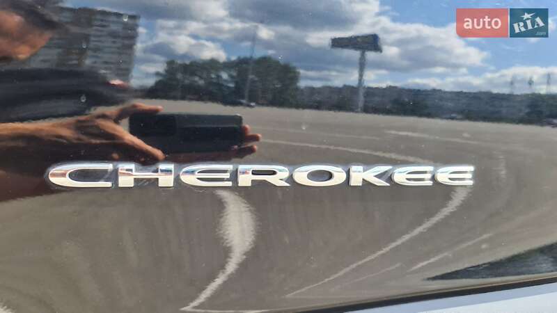Позашляховик / Кросовер Jeep Cherokee 2021 в Києві