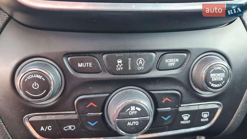 Позашляховик / Кросовер Jeep Cherokee 2021 в Києві