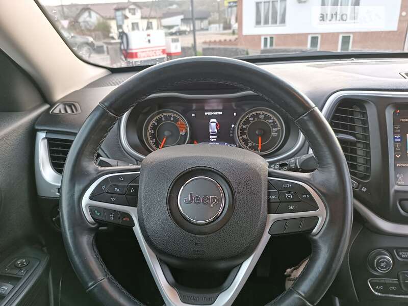 Внедорожник / Кроссовер Jeep Cherokee 2015 в Снятине