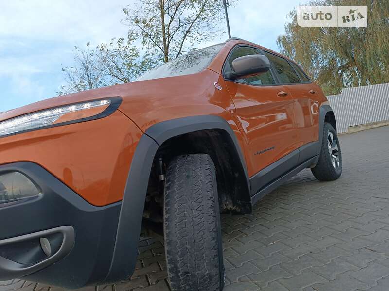 Внедорожник / Кроссовер Jeep Cherokee 2015 в Снятине