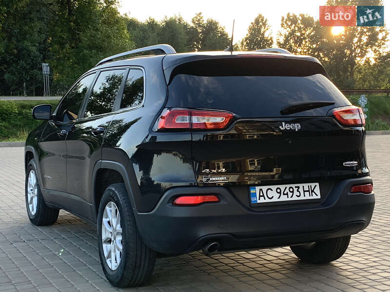 Позашляховик / Кросовер Jeep Cherokee 2015 в Ратному