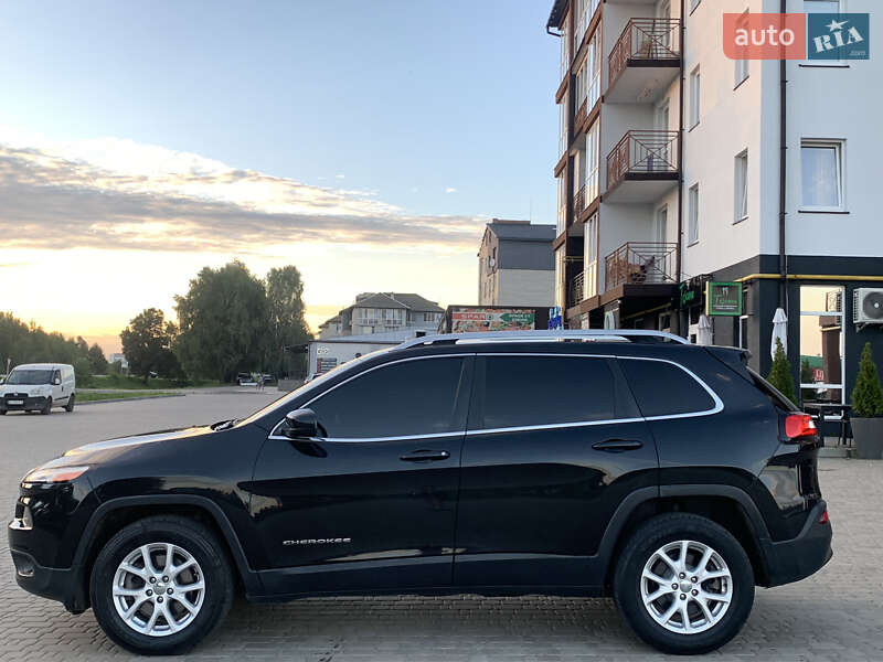 Позашляховик / Кросовер Jeep Cherokee 2015 в Ратному