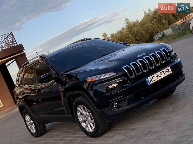 Позашляховик / Кросовер Jeep Cherokee 2015 в Ратному