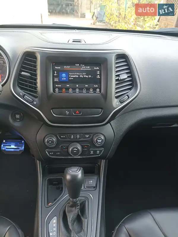 Jeep Cherokee 2019 VIN 1C4PJLLB2LD543146 фото оголошення 12 з 72