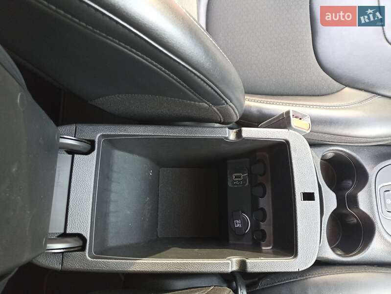 Позашляховик / Кросовер Jeep Cherokee 2019 в Хмільнику