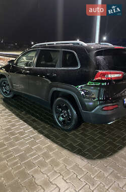 Внедорожник / Кроссовер Jeep Cherokee 2017 в 