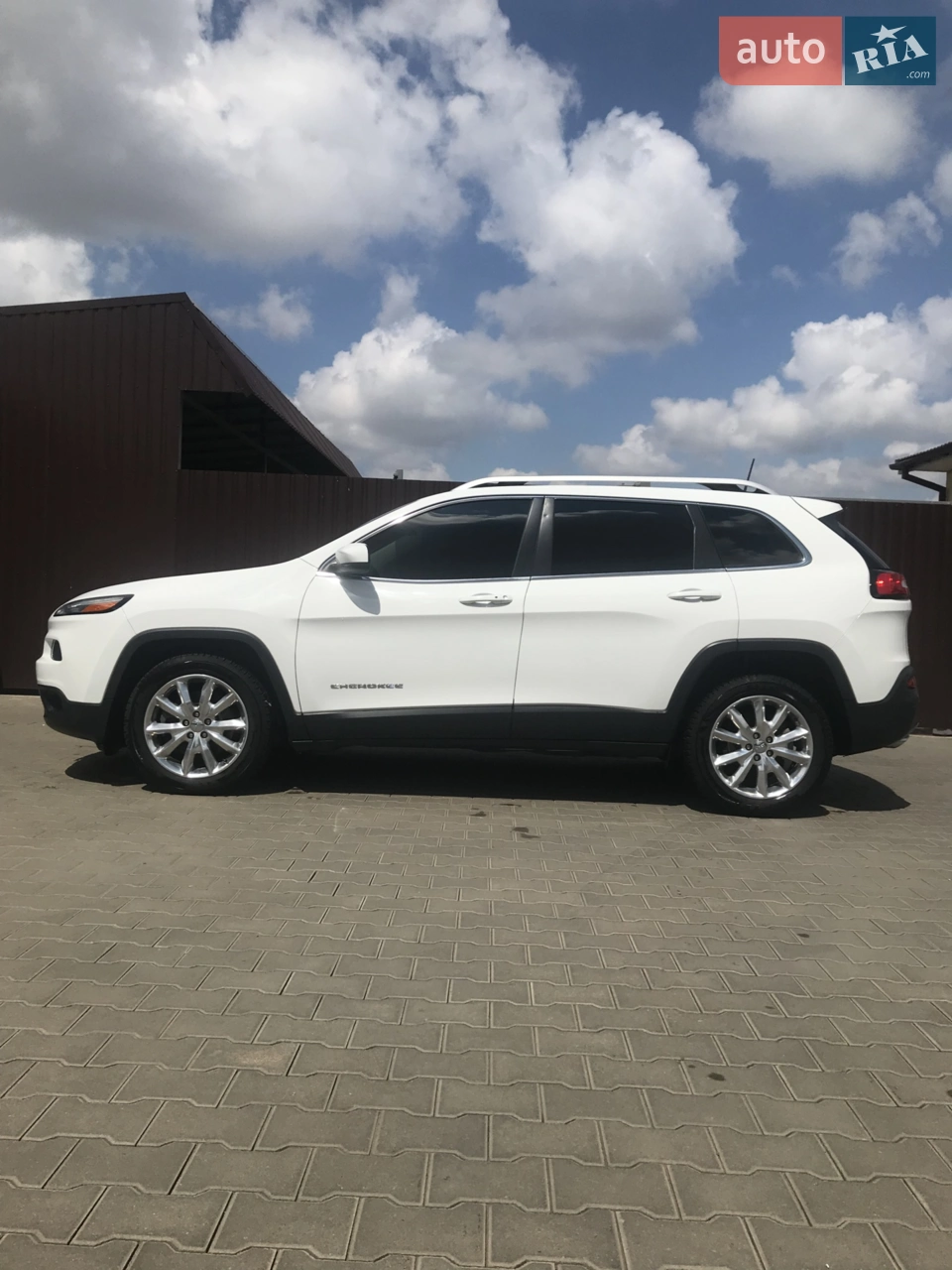 2016 Jeep Cherokee - мініатюра 16