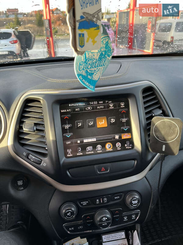 Внедорожник / Кроссовер Jeep Cherokee 2016 в Хмельницком