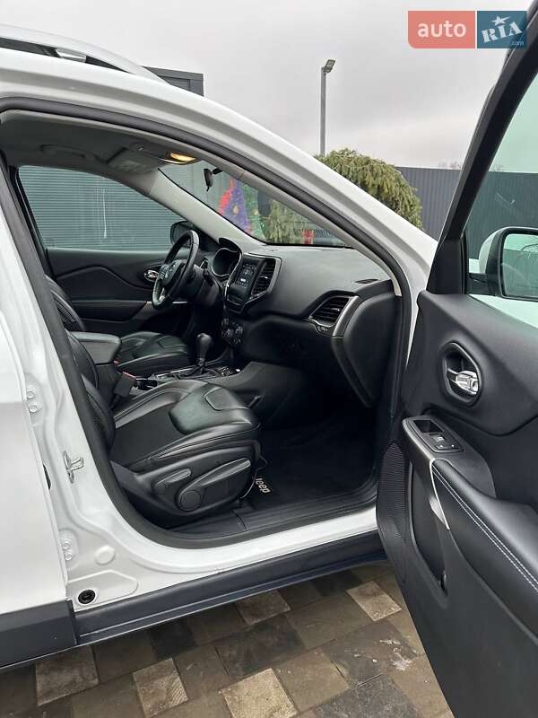 Позашляховик / Кросовер Jeep Cherokee 2018 в Семенівці