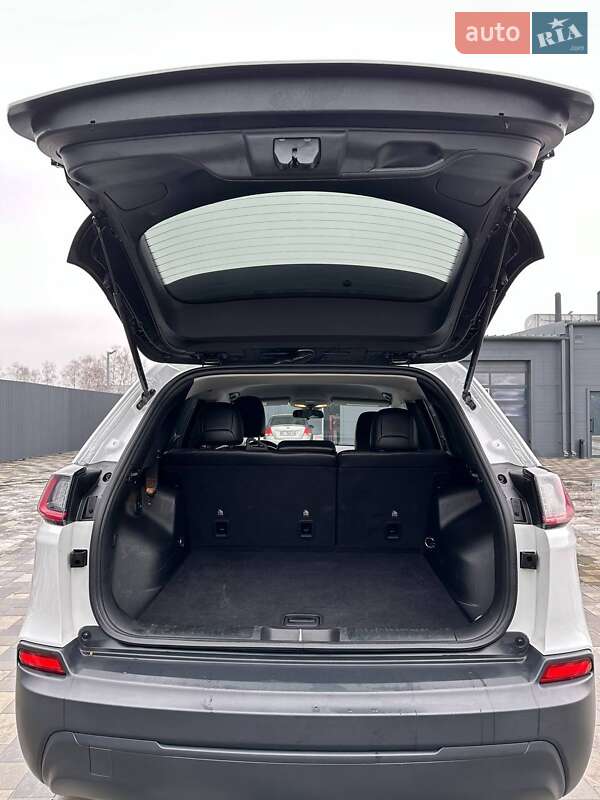 Позашляховик / Кросовер Jeep Cherokee 2018 в Семенівці