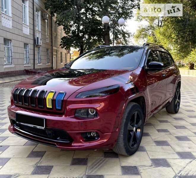 Внедорожник / Кроссовер Jeep Cherokee 2013 в Кривом Роге