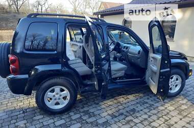 Внедорожник / Кроссовер Jeep Cherokee 2005 в 