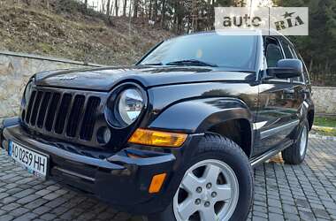 Внедорожник / Кроссовер Jeep Cherokee 2005 в 