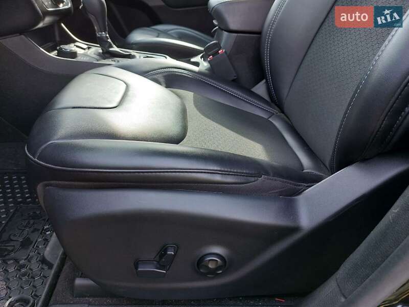 Внедорожник / Кроссовер Jeep Cherokee 2019 в Киеве
