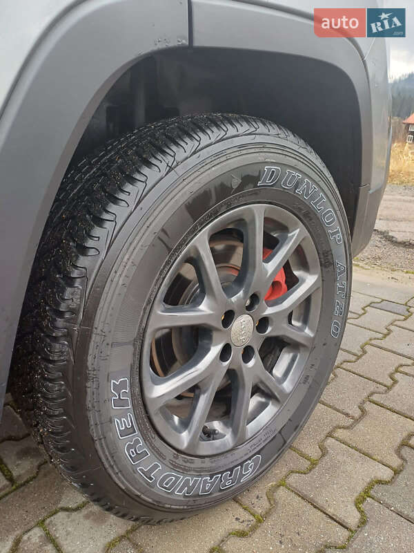 Внедорожник / Кроссовер Jeep Cherokee 2015 в Хмельницком