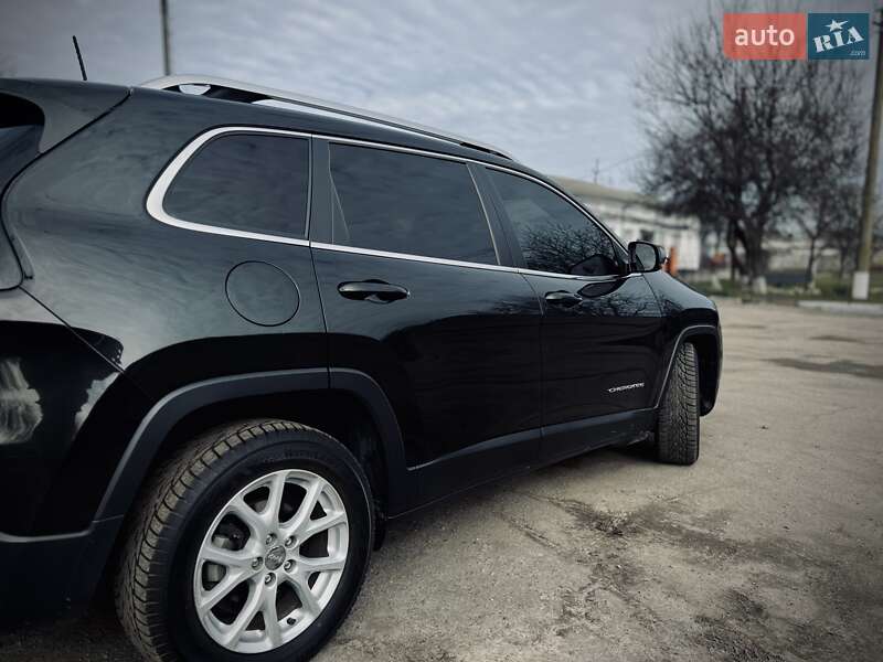 Внедорожник / Кроссовер Jeep Cherokee 2016 в Покровском фото 6 Внедорожник / Кроссовер Jeep Cherokee 2016 в Покровском