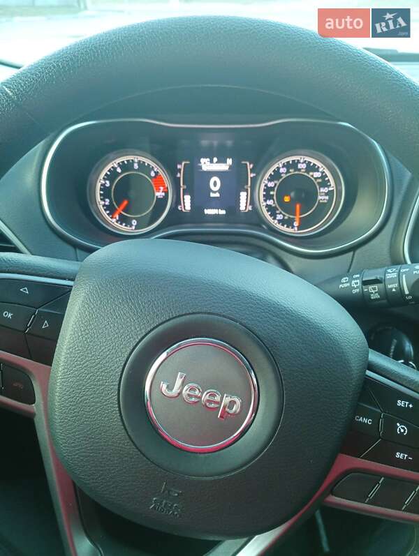 Позашляховик / Кросовер Jeep Cherokee 2020 в Смілі фото 17 Позашляховик / Кросовер Jeep Cherokee 2020 в Смілі