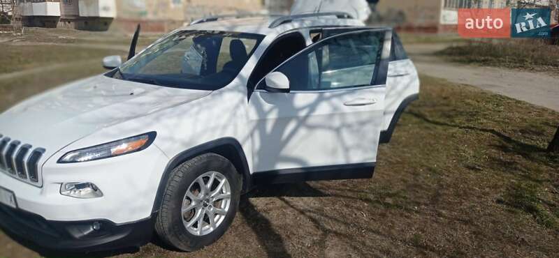 Внедорожник / Кроссовер Jeep Cherokee 2014 в Запорожье
