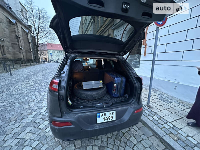 Внедорожник / Кроссовер Jeep Cherokee 2017 в Днепре