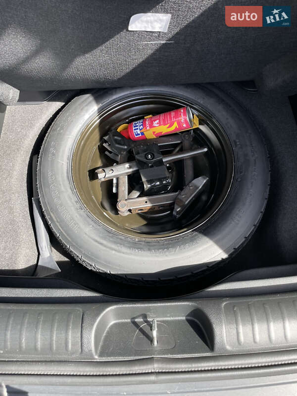 Внедорожник / Кроссовер Jeep Cherokee 2018 в Самборе фото 23 Внедорожник / Кроссовер Jeep Cherokee 2018 в Самборе