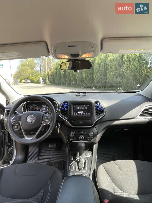 Внедорожник / Кроссовер Jeep Cherokee 2018 в Самборе фото 29 Внедорожник / Кроссовер Jeep Cherokee 2018 в Самборе