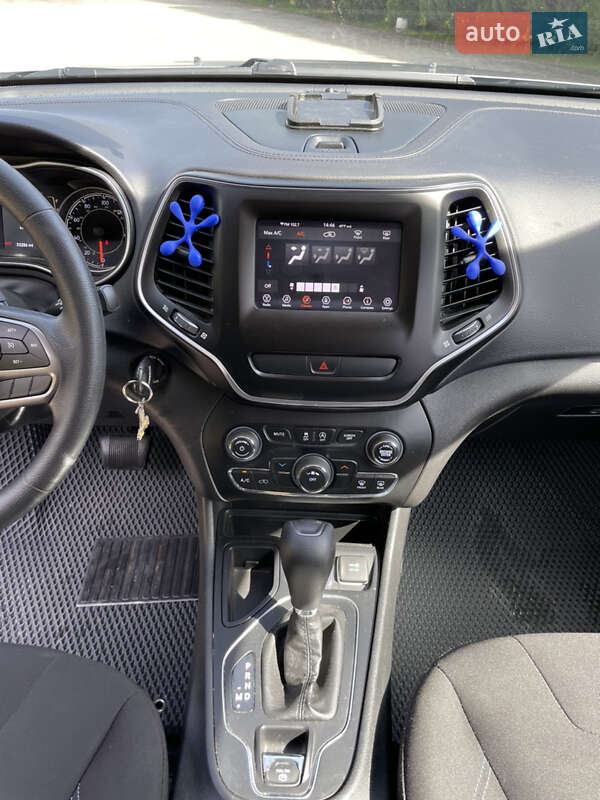 Внедорожник / Кроссовер Jeep Cherokee 2018 в Самборе фото 28 Внедорожник / Кроссовер Jeep Cherokee 2018 в Самборе