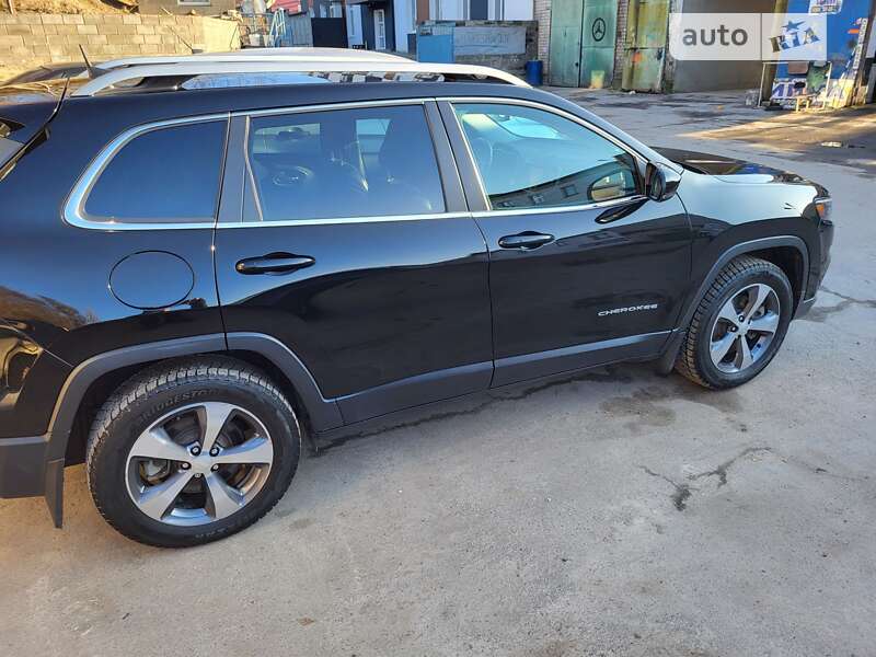 Внедорожник / Кроссовер Jeep Cherokee 2018 в Ровно