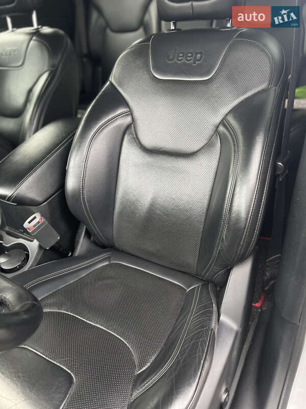Внедорожник / Кроссовер Jeep Cherokee 2019 в Киеве фото 38 Внедорожник / Кроссовер Jeep Cherokee 2019 в Киеве
