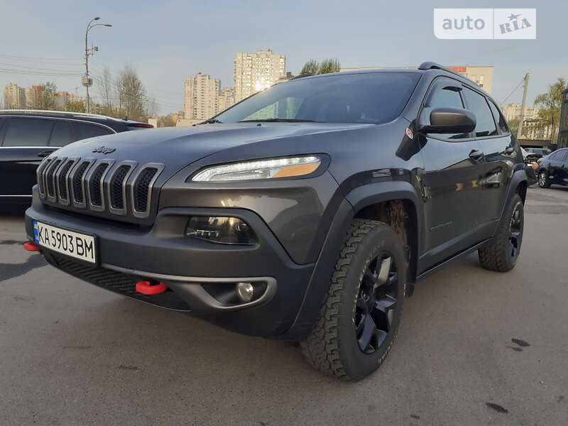 Внедорожник / Кроссовер Jeep Cherokee 2014 в Киеве