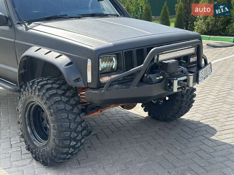 Позашляховик / Кросовер Jeep Cherokee 1997 в Чернівцях