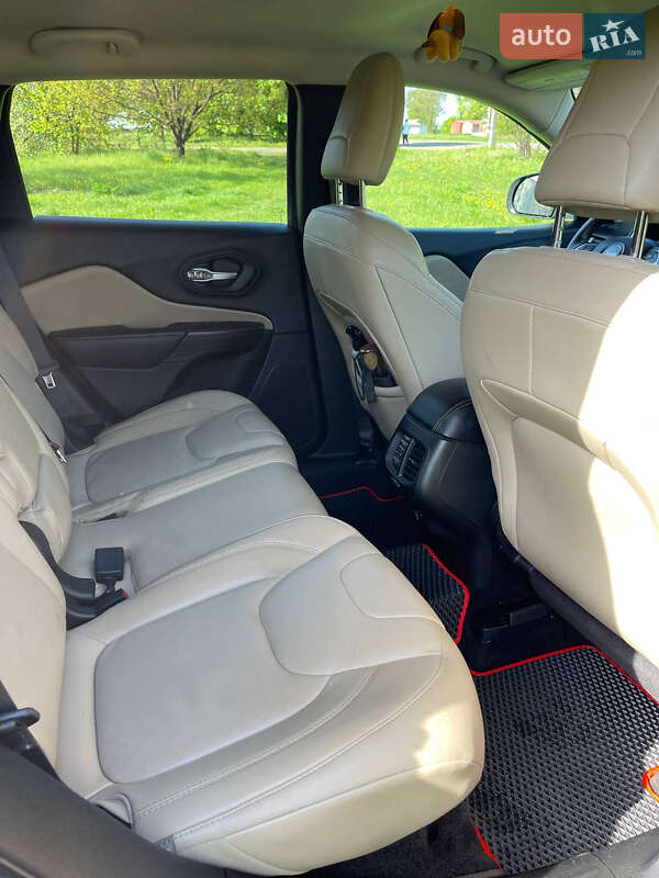 Внедорожник / Кроссовер Jeep Cherokee 2015 в Смеле фото 7 Внедорожник / Кроссовер Jeep Cherokee 2015 в Смеле