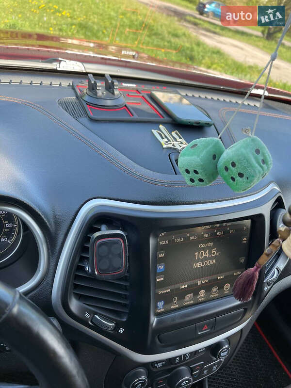 Внедорожник / Кроссовер Jeep Cherokee 2015 в Смеле фото 9 Внедорожник / Кроссовер Jeep Cherokee 2015 в Смеле