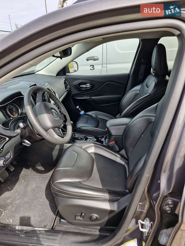 Внедорожник / Кроссовер Jeep Cherokee 2021 в Ивано-Франковске