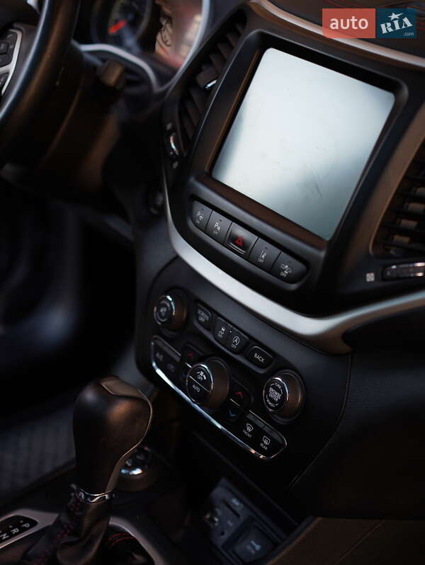 Позашляховик / Кросовер Jeep Cherokee 2014 в Хмельницькому