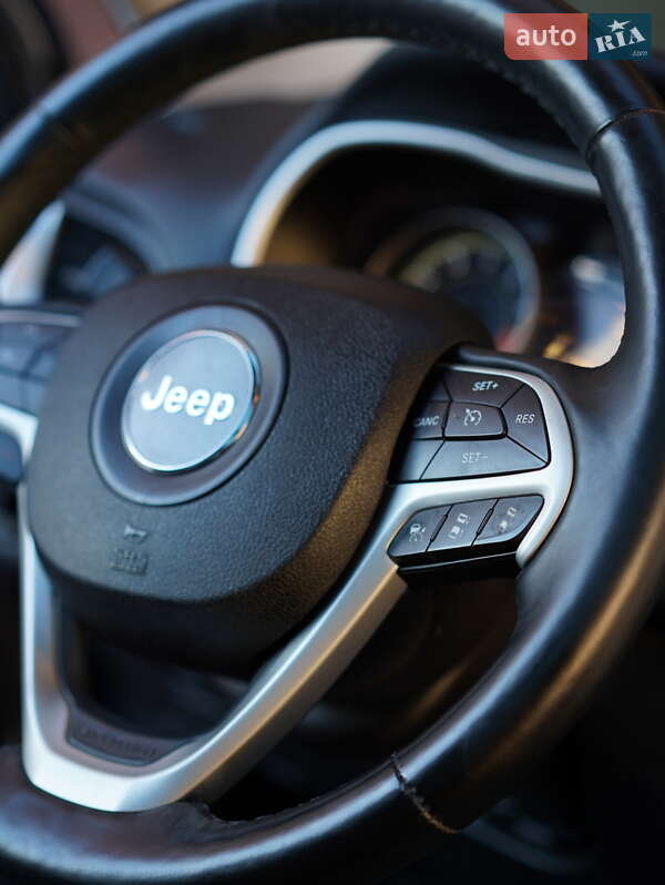 Позашляховик / Кросовер Jeep Cherokee 2014 в Хмельницькому