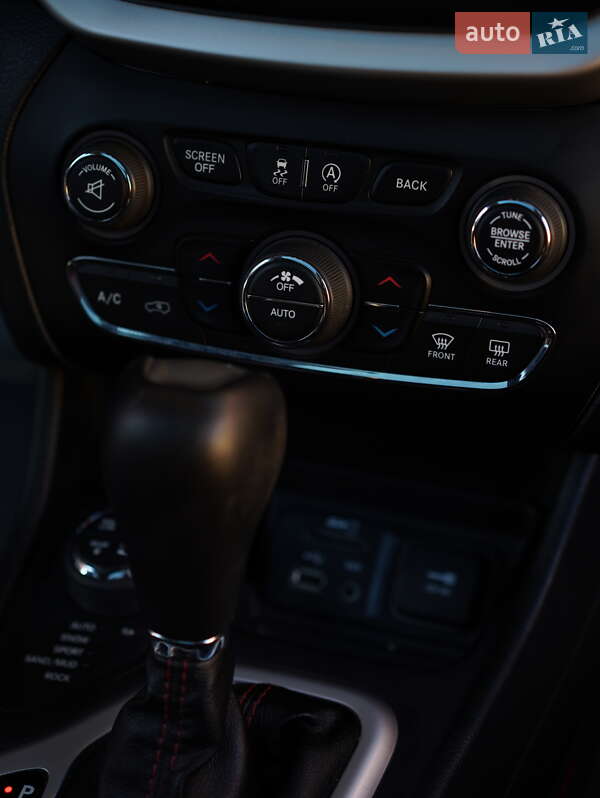 Позашляховик / Кросовер Jeep Cherokee 2014 в Хмельницькому