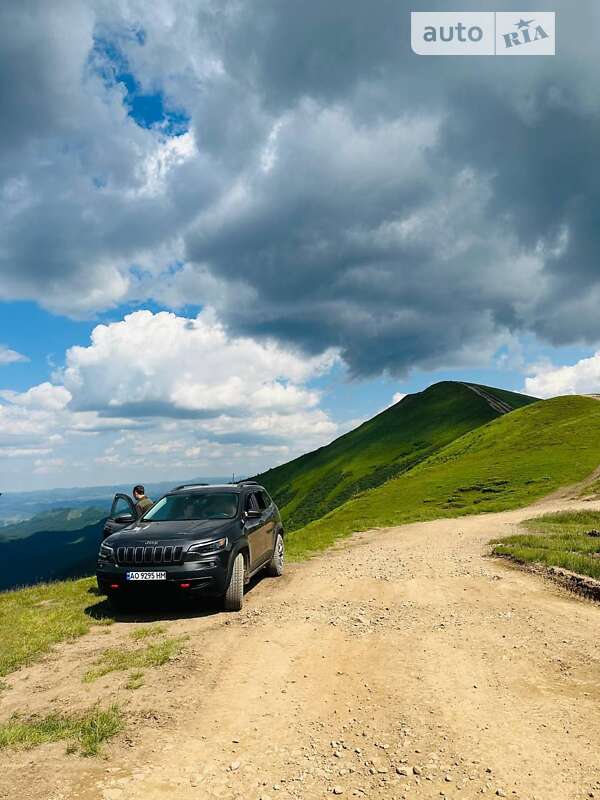 Позашляховик / Кросовер Jeep Cherokee 2020 в Рахові
