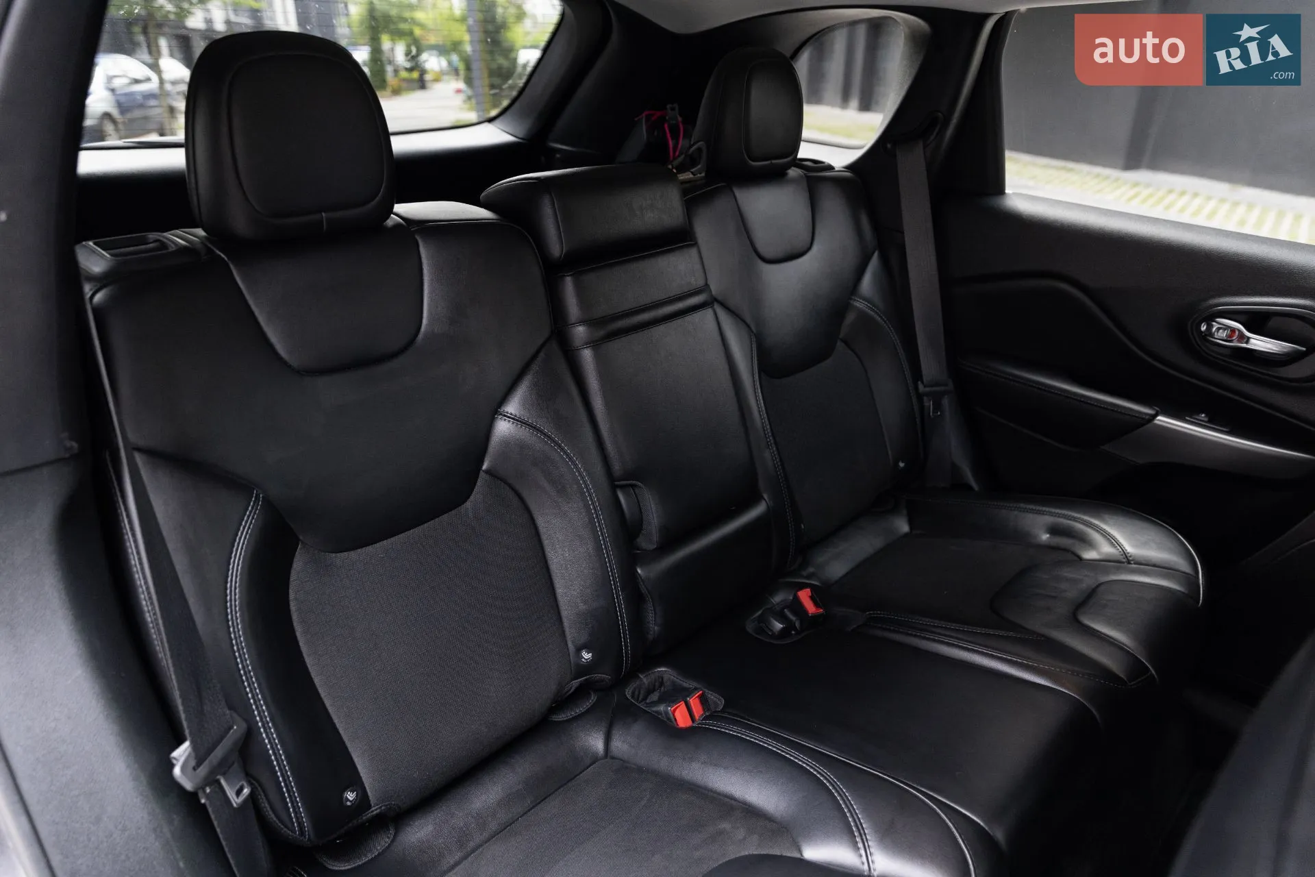 2018 Jeep Cherokee - мініатюра 23