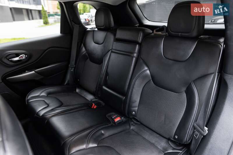 Внедорожник / Кроссовер Jeep Cherokee 2018 в Ивано-Франковске