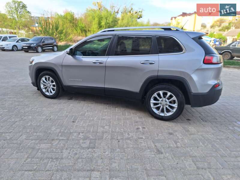 Внедорожник / Кроссовер Jeep Cherokee 2018 в Черновцах