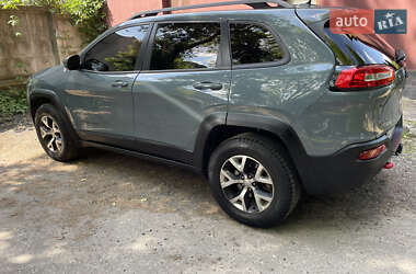 Внедорожник / Кроссовер Jeep Cherokee 2015 в Нововолынске