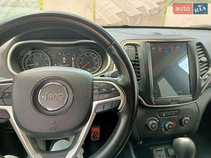 Позашляховик / Кросовер Jeep Cherokee 2015 в Львові